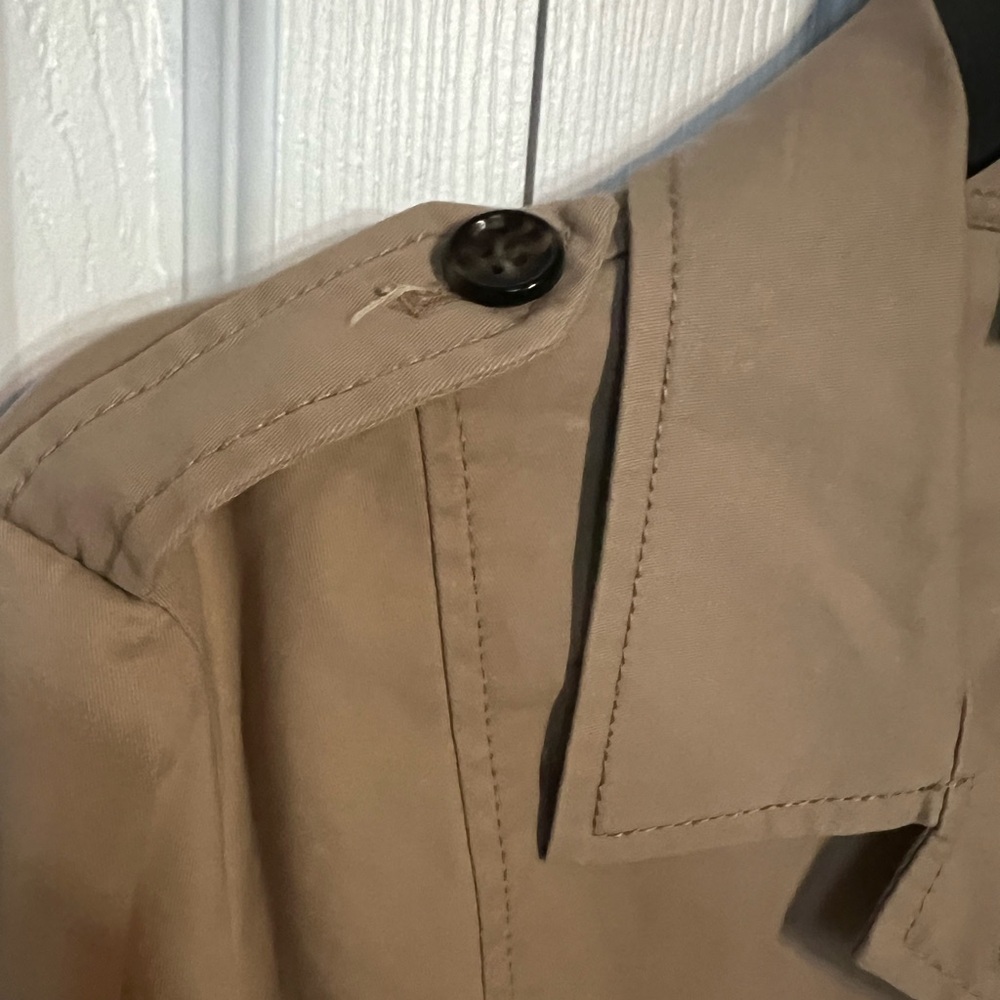 Talbots Women's Tan Jacket w/torte-shell buttons size 14P EUC - Picture 3 of 9